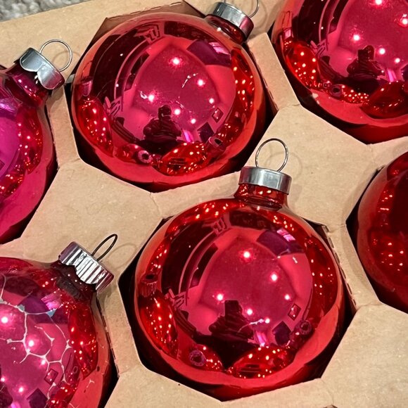 Vintage Hand Decorated Glass Christmas Tree Ornaments Red Set Of 9 - Picture 6 of 9